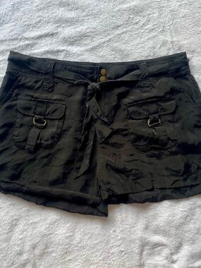 Willow & Clay Black Cargo Shorts with Front Flap Pockets